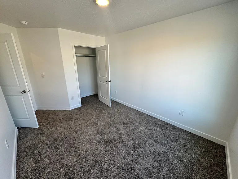 2814 E Fireweed Ln — Photo 10