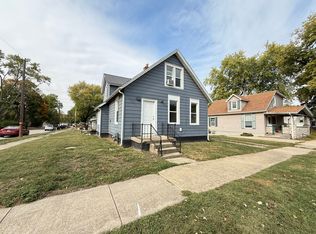 1401 W Elm St, Bloomington, IL 61701