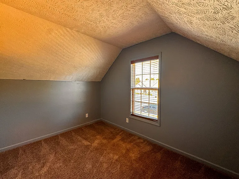 5929 Blue Sky Ln — Photo 34