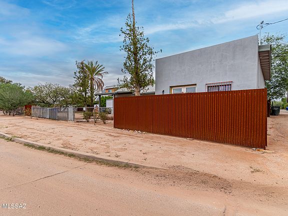 4th image of 549 S Santa Rita Ave