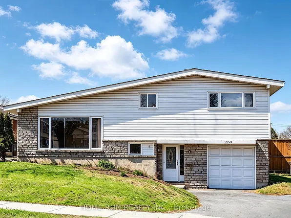 1259 Meadowlands Dr E, Ottawa, ON K2E 6K4