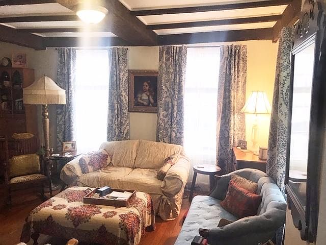 2nd image of 12 Temple St