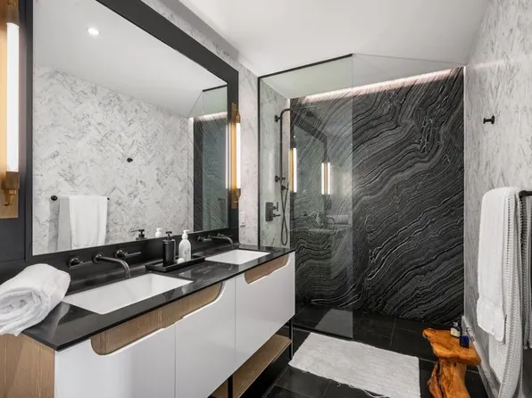 626 1st Avenue image 7 of 39