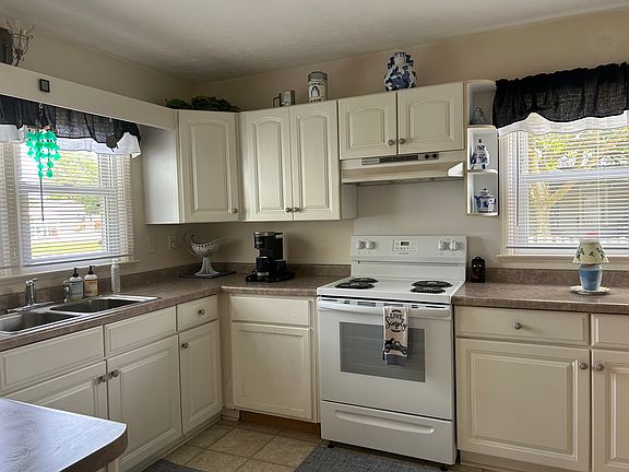 5th image of 205 N Virginia St