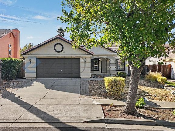 3rd image of 4764 Brookside Cir