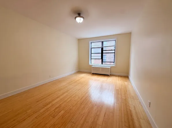 31 Ocean Parkway image 1 of 7