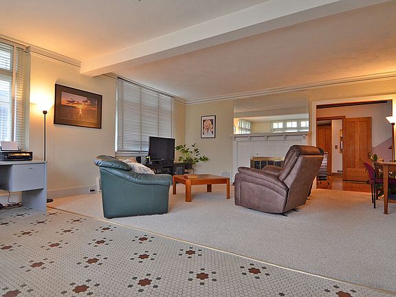 3rd image of 510 Pearl St