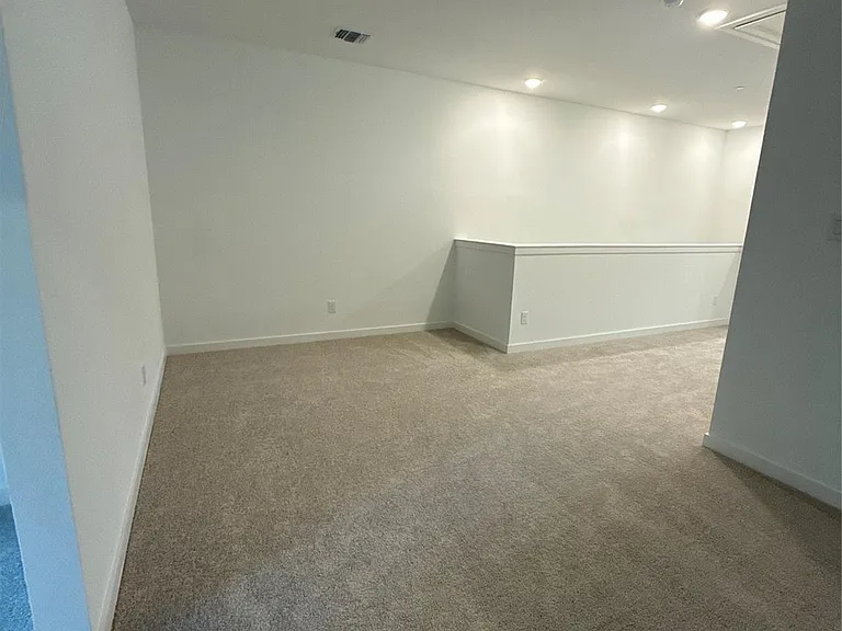 7621 Dakota Dr — Photo 4