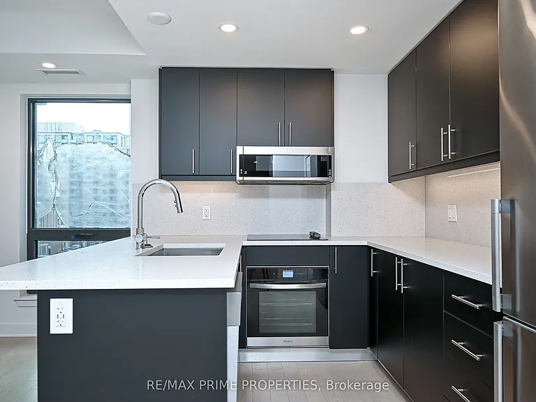 180 George St #508 — Photo 17