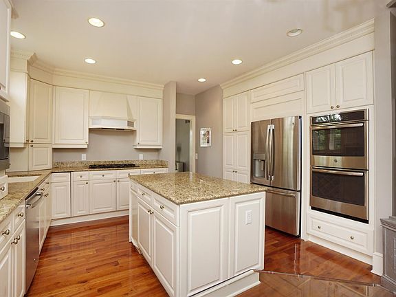 3rd image of 7226 Wetherington Dr