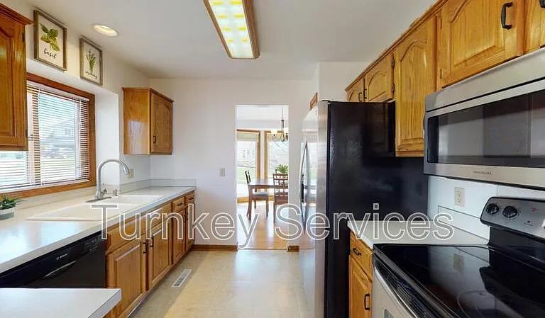 204 Summerset Dr — Photo 6