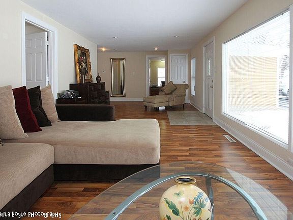 3rd image of 5365 Cleveland Ln