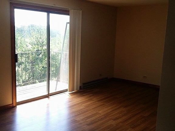 5th image of 520 Bellarmine Dr E APT 9