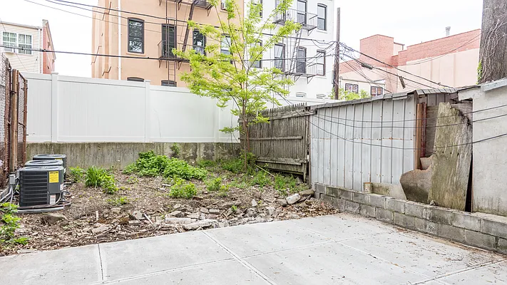 Rented by Nooklyn NYC LLC | media 24