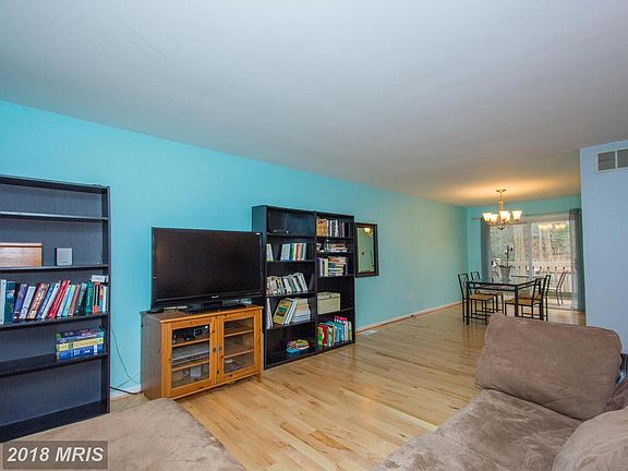 5th image of 517 W Benforest Dr
