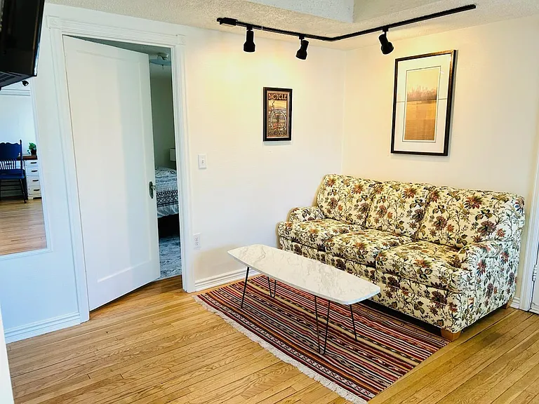 1032 Sycamore St #A — Photo 8