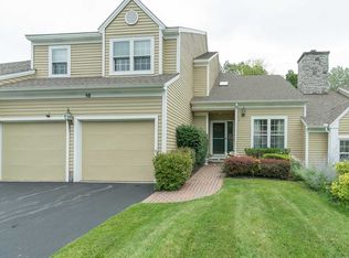 16 Ridgefield Dr, Voorheesville, NY 12186