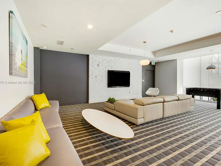 600 NE 27th St #3102 — Photo 35