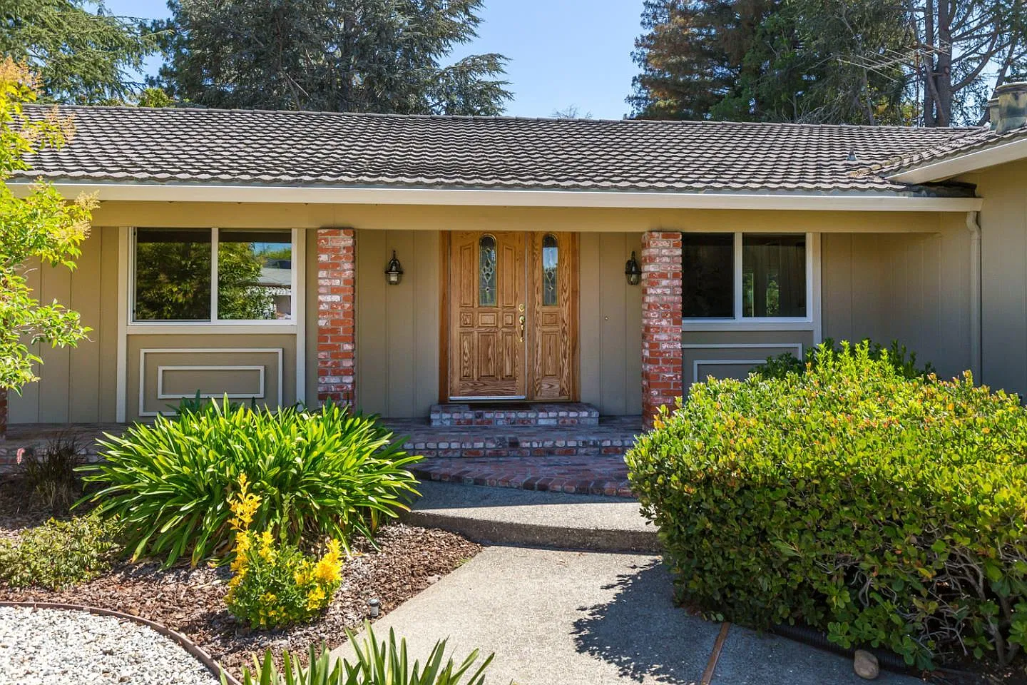 3 bed, 2006 sqft, $6,500 — Photo 1