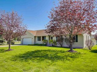 920 Lone Tree Ln, Prairie Du Sac, WI 53578