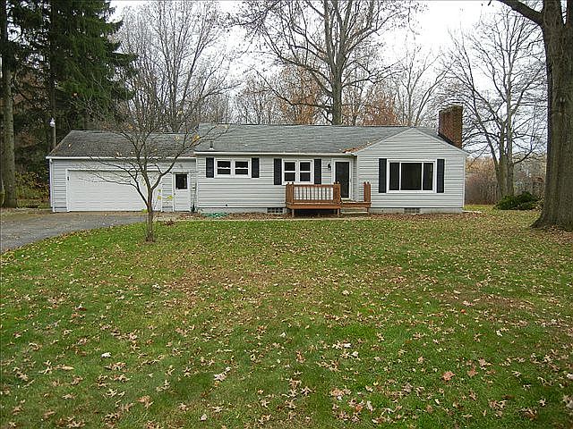 1st image of 174 Elm Ave