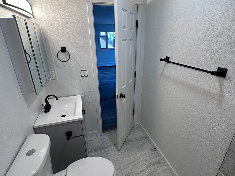 801 E 11th Ave #13 — Photo 10