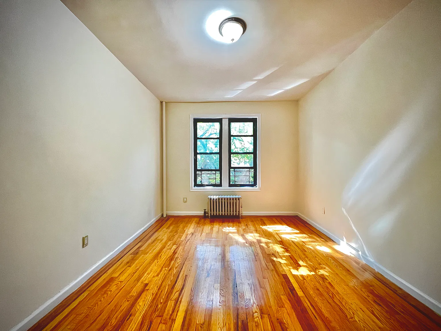30 Dongan Place — Photo 4