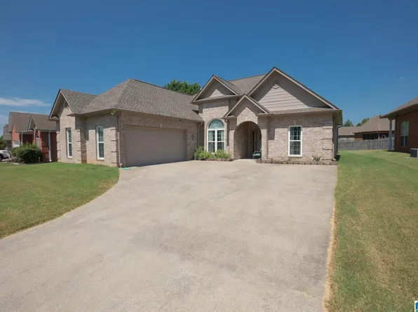 2978 Summit Dr, Fultondale, AL 35068