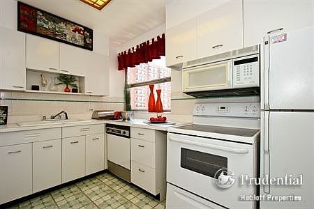 5th image of 5532 S Shore Dr APT 8E