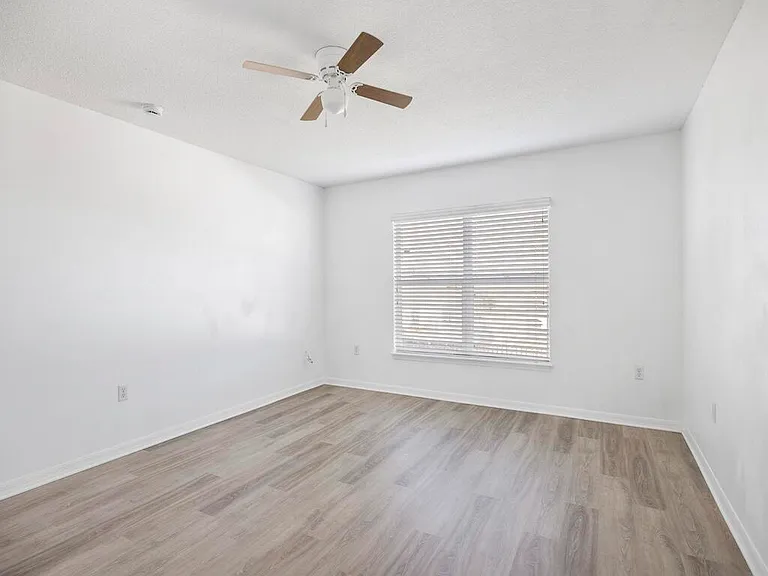 981 SW McElroy Ave — Photo 22