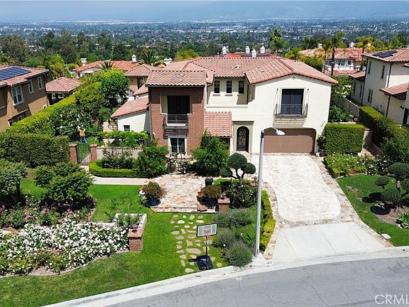 2nd image of 2825 Majestic St
