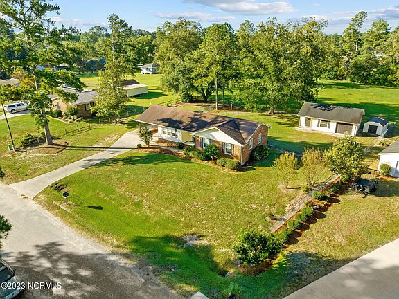 3rd image of 2114 Westwood Drive