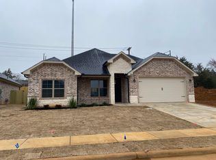 300 Kingdom Blvd, Lindale, TX 75771