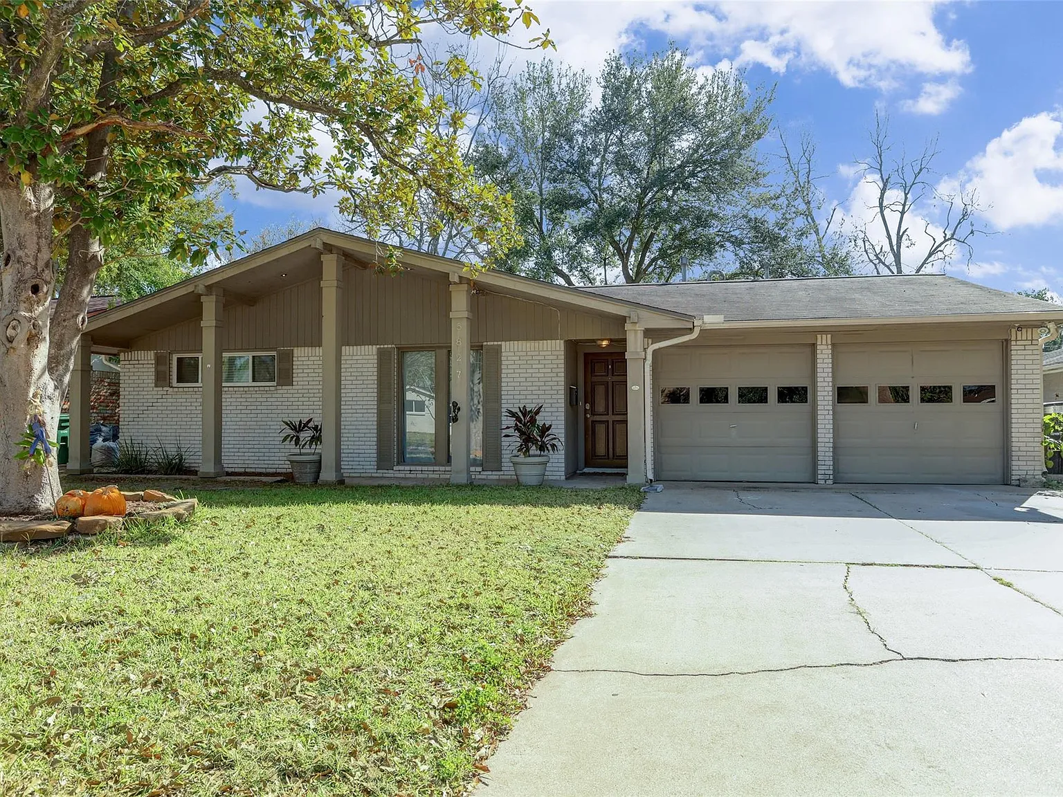 3 bed, 2.0 bath, 1635 sqft, $1,800 — Photo 2