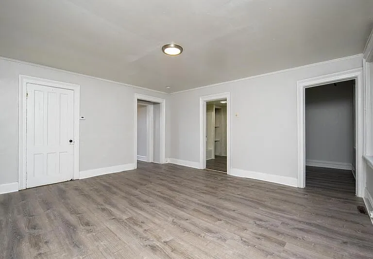 1130 1st St — Photo 13