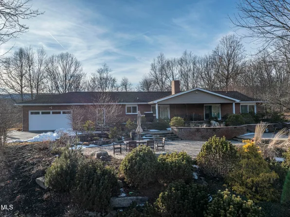 413 Orpwood Ln, Altoona, PA 16601