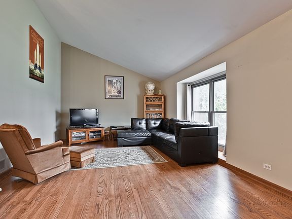 5th image of 1509 Eddy Ln