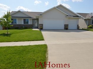 3350 31st St, Marion, IA 52302