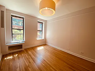 Rented by Metropolis Real Estate of Manhattan