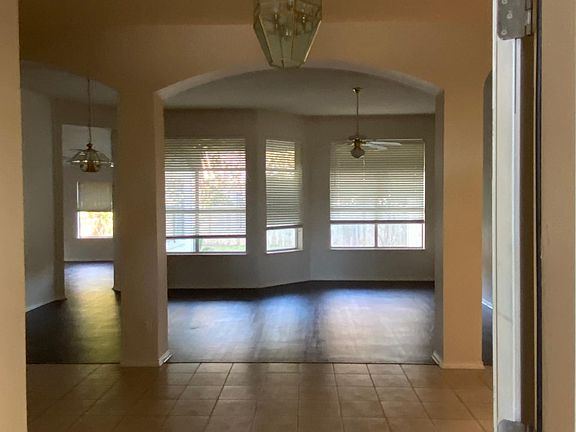 4th image of 907 Clarence Bohls Ln