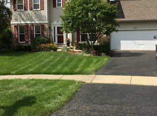 927 Nicole Pl, Sycamore, IL 60178