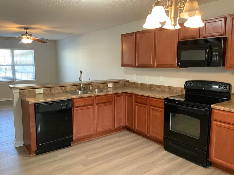 5008 Banister Loop — Photo 12