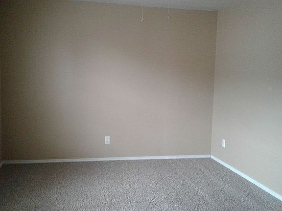 3rd image of 400 NW 6th St #A&b-402