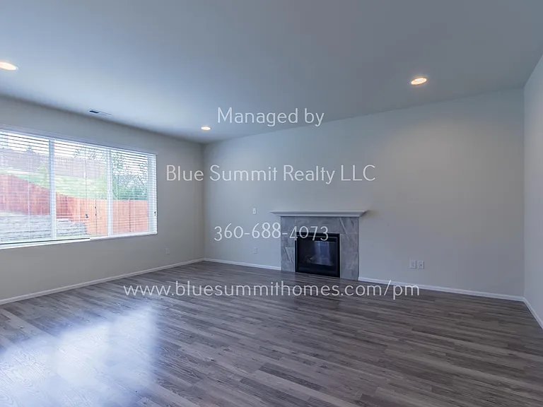 6615 Svea Ct NE — Photo 3