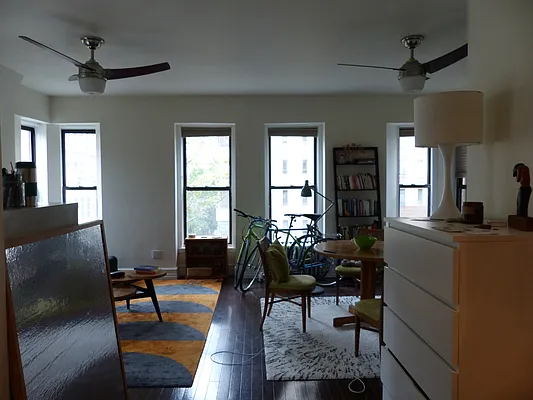 Rented by Immac Realty | media 30