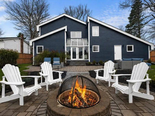 140 Pinecrest Blvd, Bridgewater, NS B4V 3R4