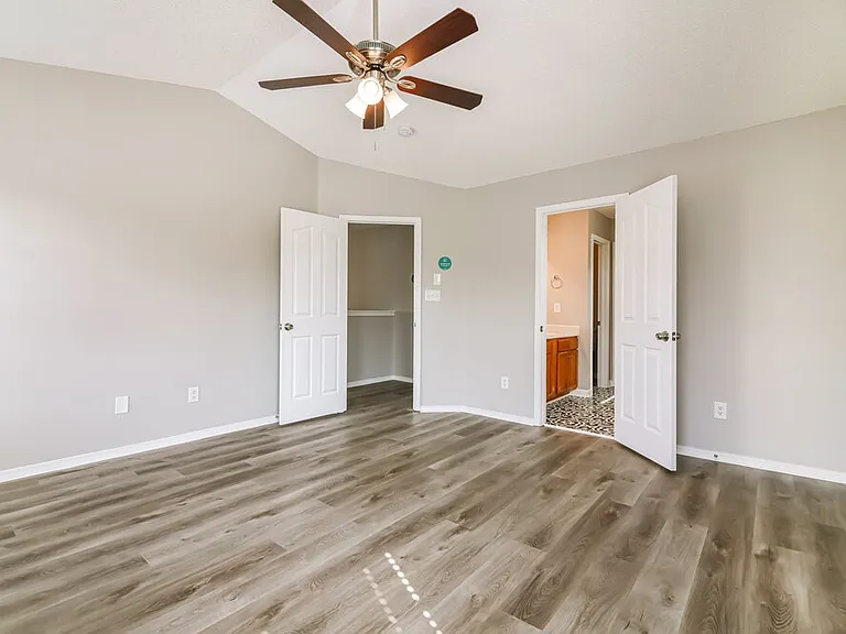 5716 Enoree Ln — Photo 10