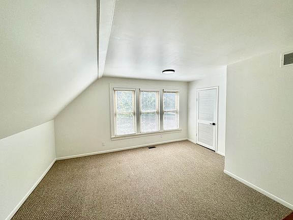 3rd image of 514 W Shiawassee Ave #2