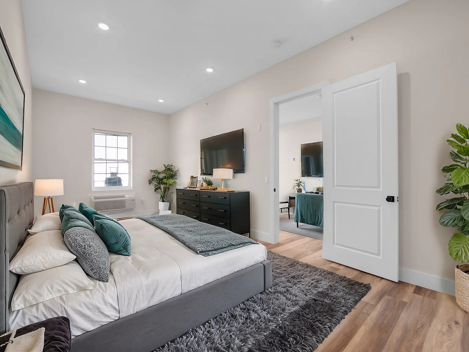 2 bed, 1100 sqft, $3,475 — Photo 3