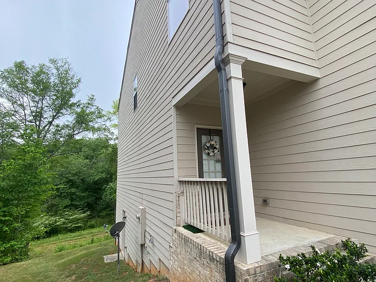 430 Auburn Station Dr — Photo 2